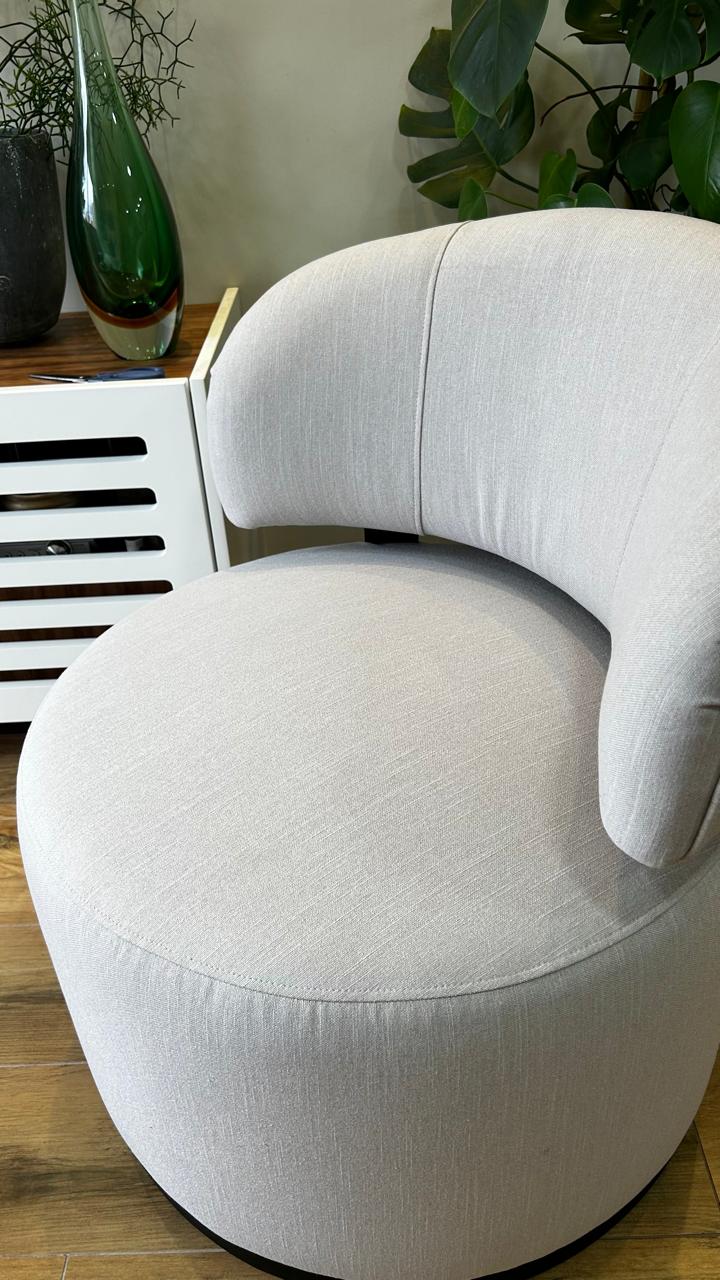 POLTRONA GIRATÓRIA AÇO CARBONO