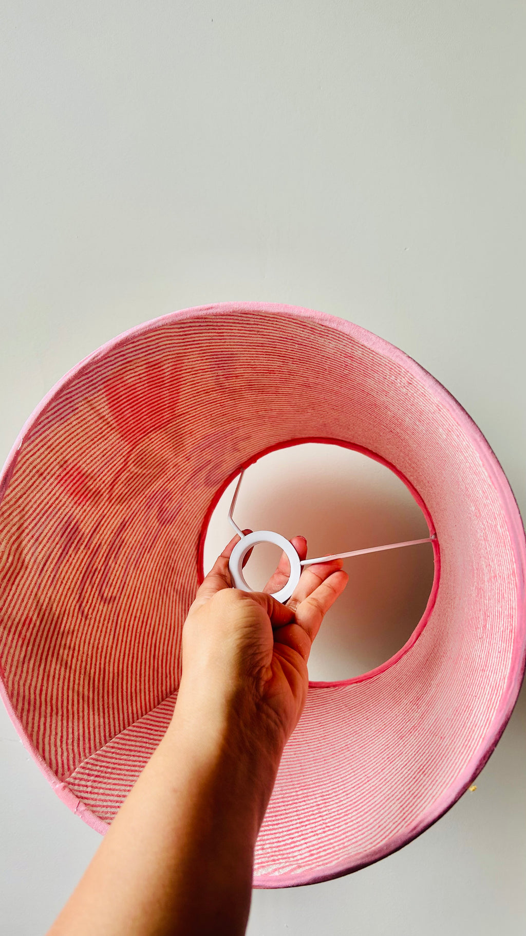 Cúpula Artesanal em Tecido Importado Kravet – Coleção Elephant Garden | 30 x 22 x 20 cm