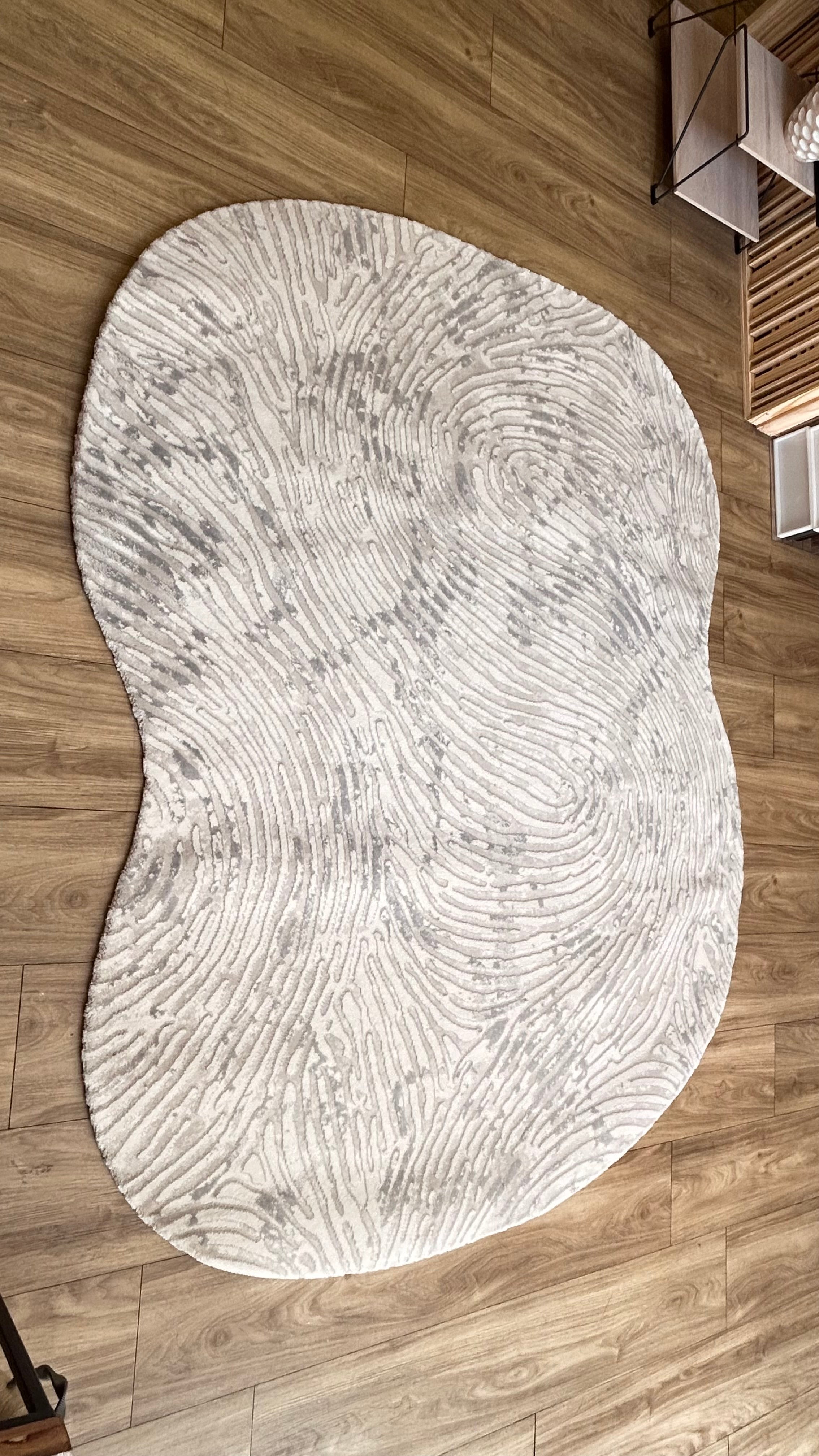 TAPETE IMPORTADO ALANYA 1,60X2,00 FORMA ORGÂNICA.