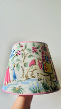 Cúpula Artesanal em Tecido Importado Kravet – Coleção Elephant Garden | 30 x 22 x 20 cm