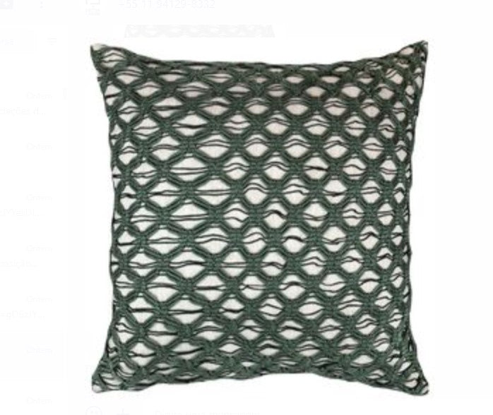 ALMOFADA CROCHE RENDADO 52X52 OLIVA - AQUI VC DECORA