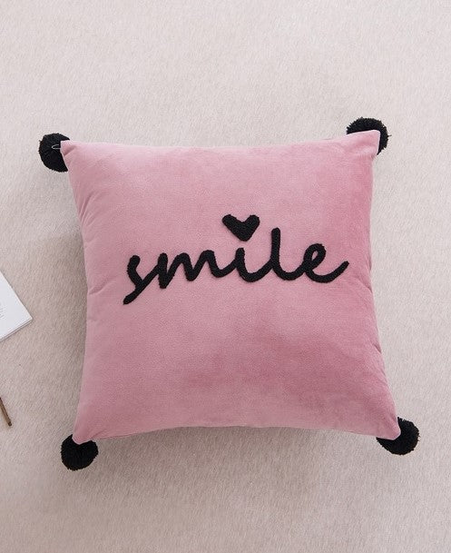 ALMOFADA VELUDO E POMPOM SMILE 45X45