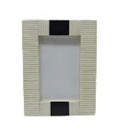 Porta Retrato De Madeira E Resina Off White E Preto 10x15cm