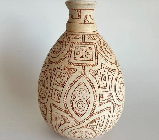 VASO CERÂMICA MARAJOARA CLARO BICO