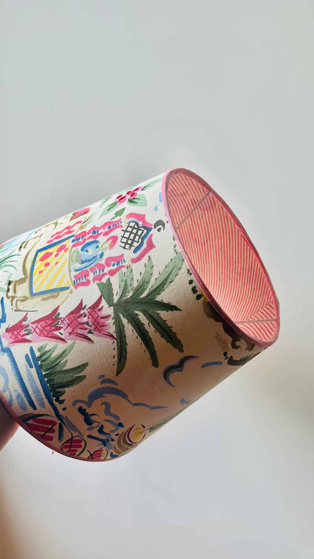 Cúpula Artesanal em Tecido Importado Kravet – Coleção Elephant Garden | 30 x 22 x 20 cm