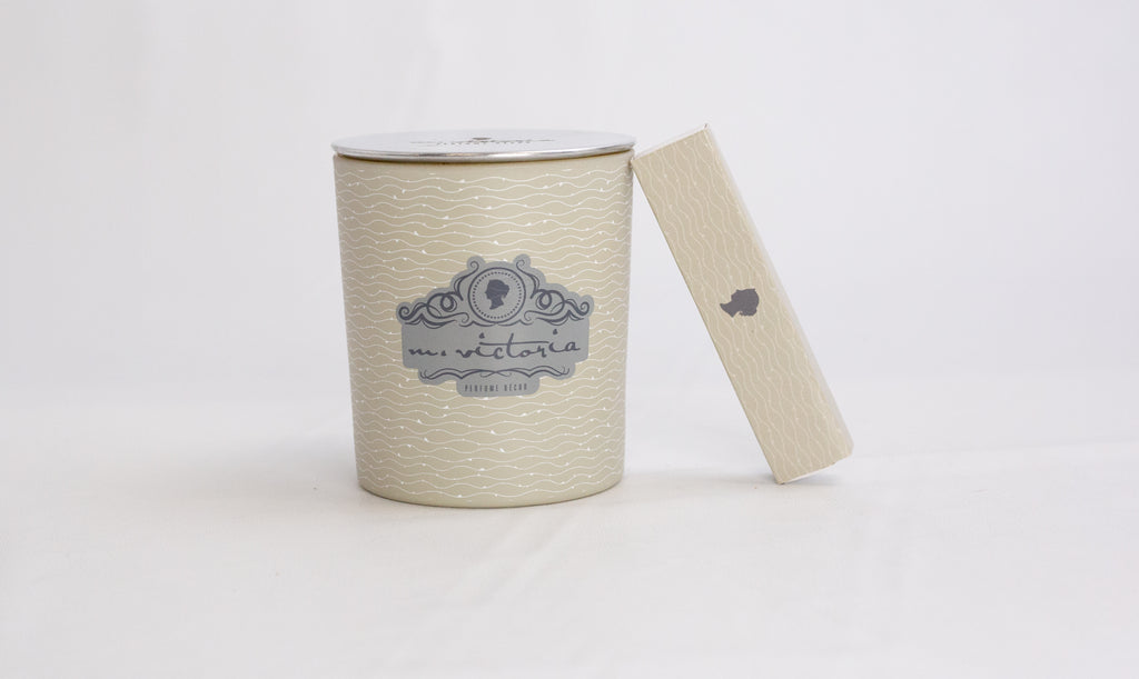 Vela aromatica 190g lux -  CANELA COM PATCHOULI - AQUI VC DECORA