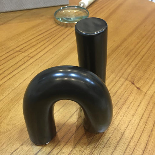 Escultura Sobe e desce Preto