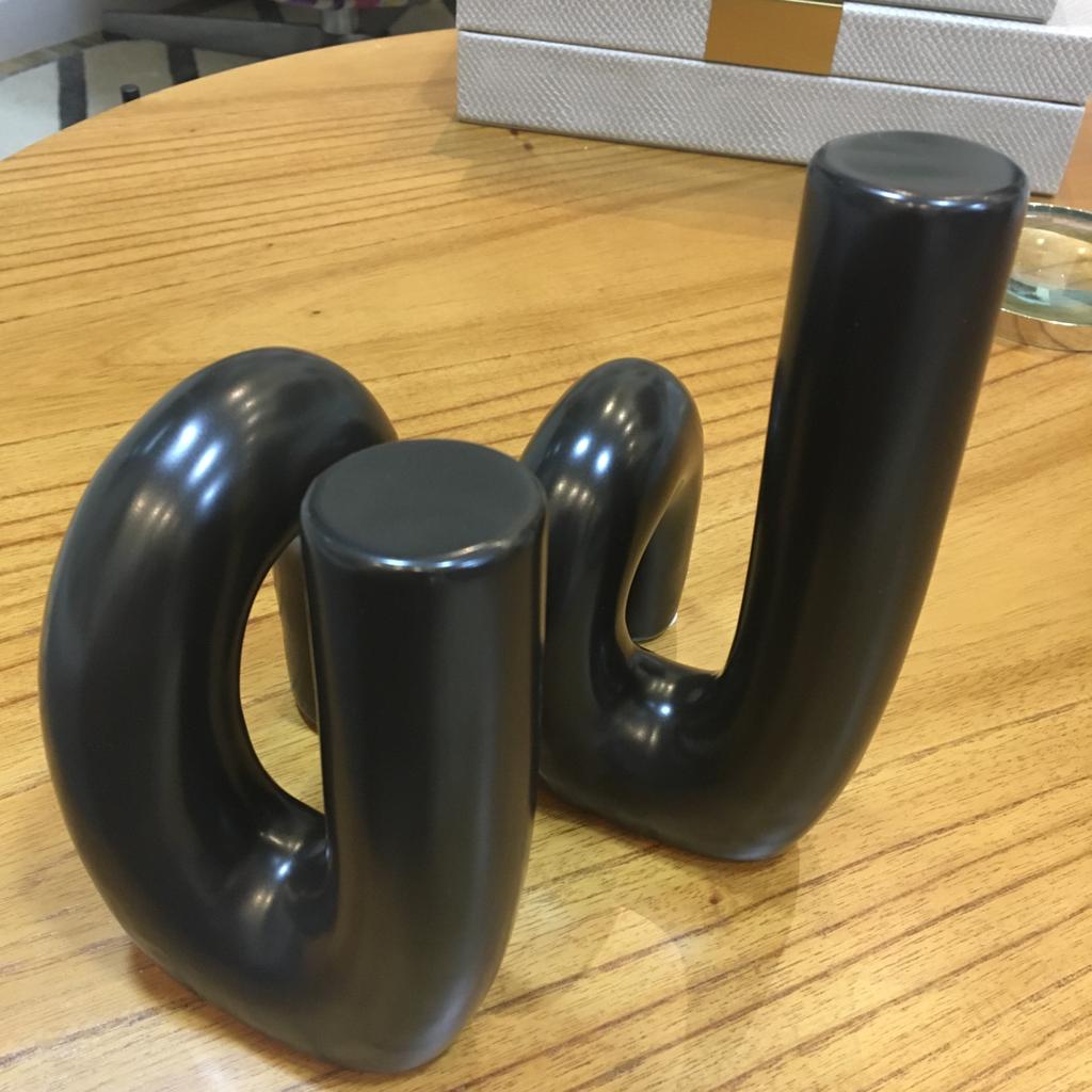 Escultura Sobe e desce Preto Alta