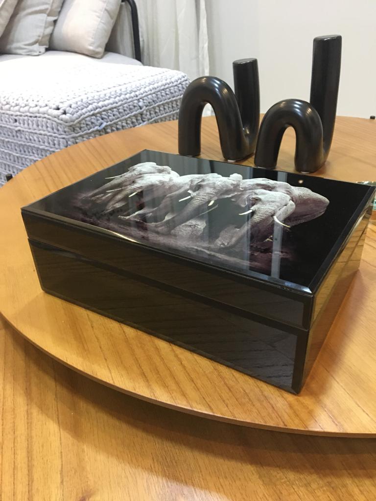 Escultura Sobe e desce Preto