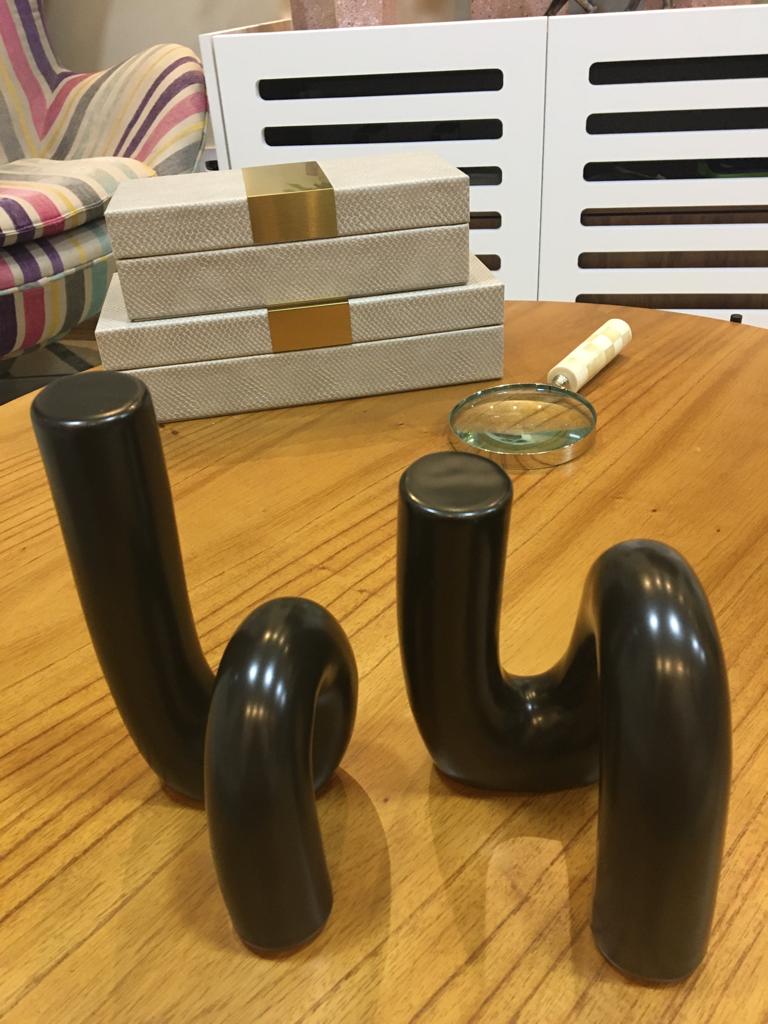 Escultura Sobe e desce Preto