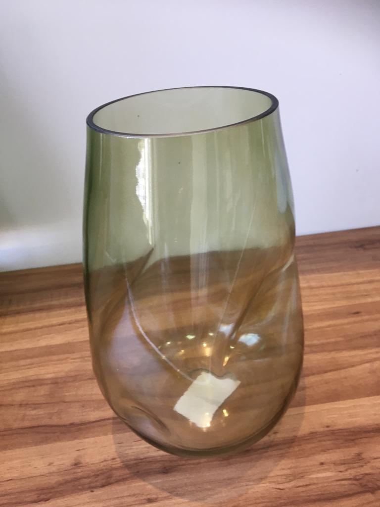 VASO DE VIDRO AMASSADO VERDE 24x10x14