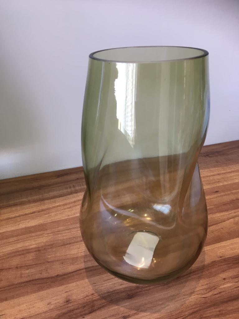VASO DE VIDRO AMASSADO VERDE 24x10x14
