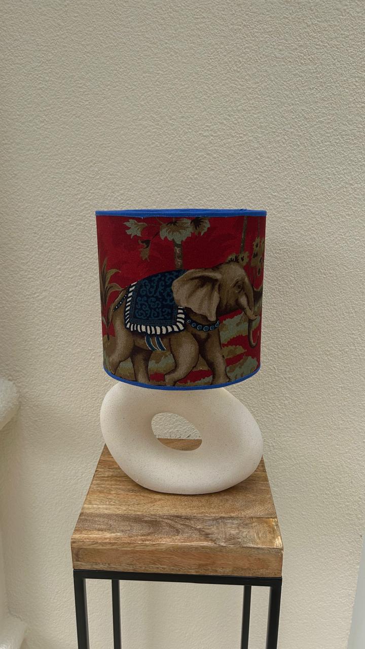 Cúpula Elefante Majestade Vermelho Azul