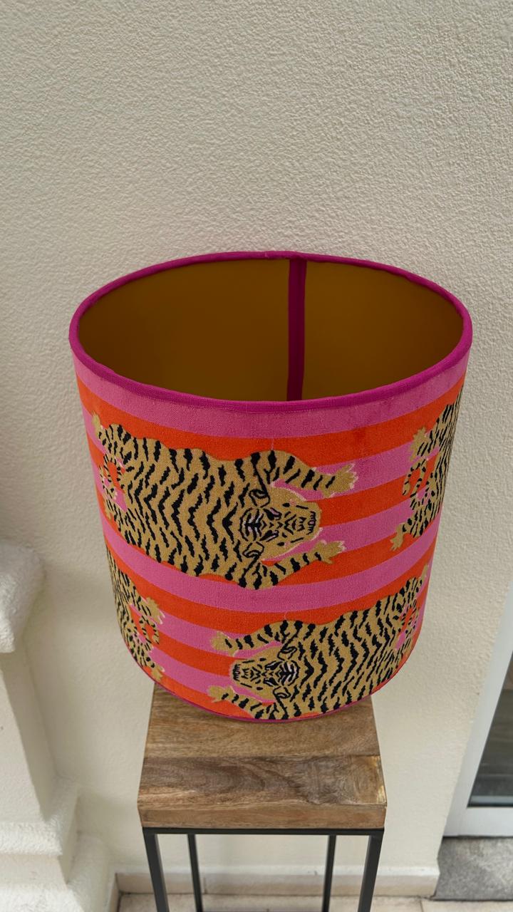 Cúpula Golden Tiger – Estampa Exclusiva | 30 x 30 x 30 cm