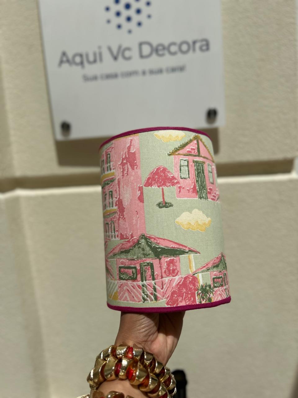 Cúpula Decorativa Estampa Vilarejo Tropical – Rosa & Verde