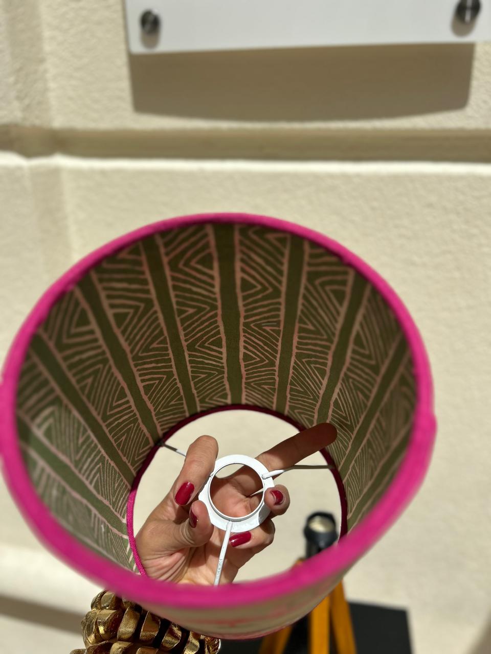 Cúpula Decorativa Estampa Vilarejo Tropical – Rosa & Verde