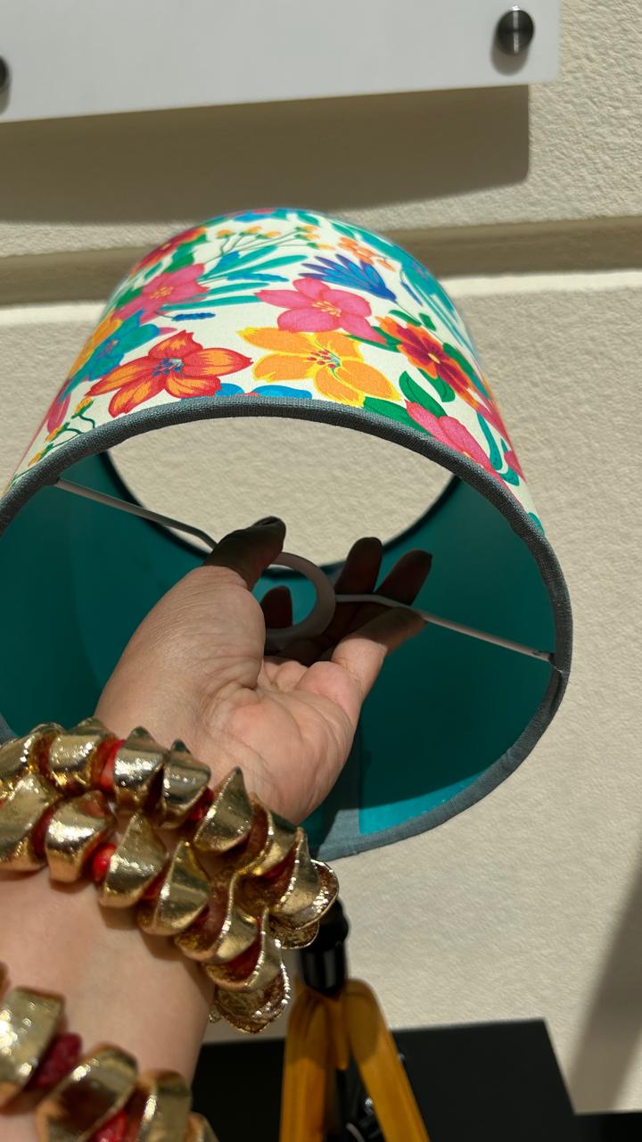 Cúpula Floral Tropical Turquesa – Colorida e Artesanal