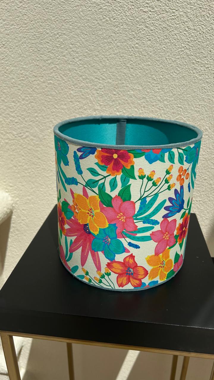 Cúpula Floral Tropical Turquesa – Colorida e Artesanal