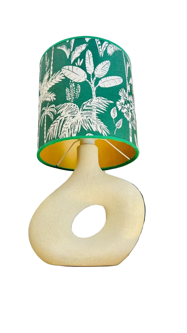 Abajur Elo — AQUI VC Decora | Base Escultural com Cúpula Estampada Verde