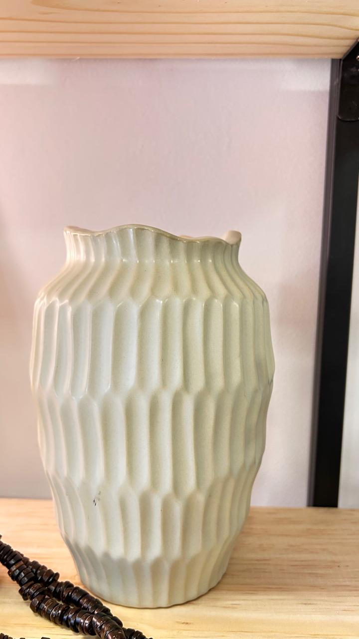VASO DECORATIVO EM CERÂMICA