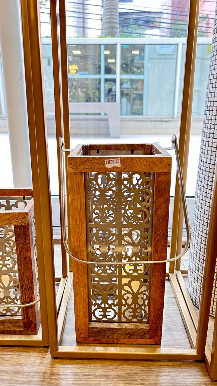 LANTERNA RETANGULAR EM MADEIRA SHOREA G